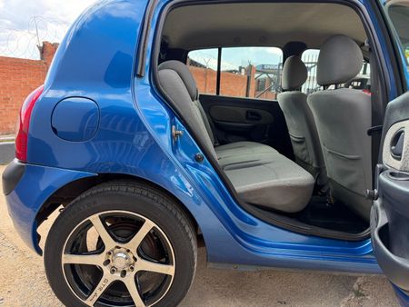 2006-Renault-Clio-14-Expression-Auto_5