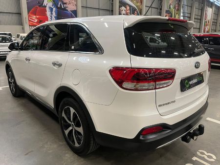 2017-Kia-Sorento-22D-LX-Auto_4