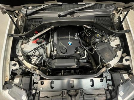 2017-BMW-X4-xDrive20d_9