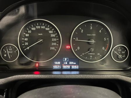 2017-BMW-X4-xDrive20d_10