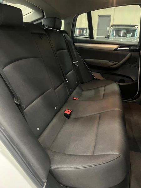 2017-BMW-X4-xDrive20d_12