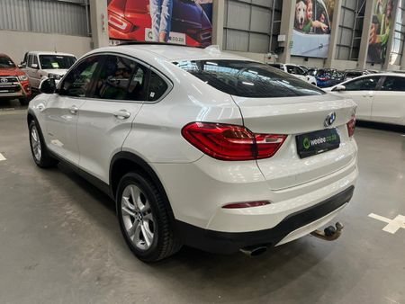 2017-BMW-X4-xDrive20d_4