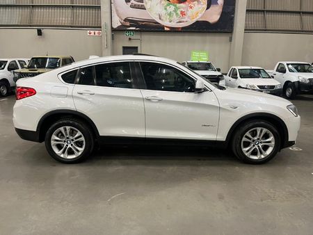 2017-BMW-X4-xDrive20d_7
