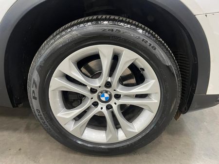 2017-BMW-X4-xDrive20d_8
