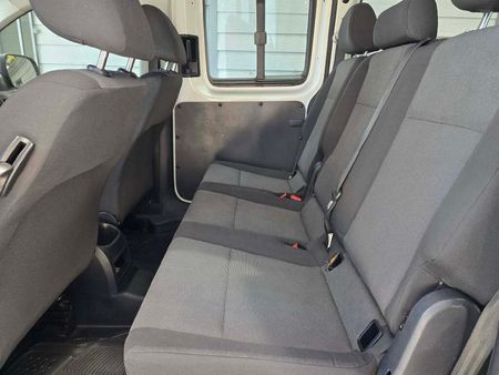 2016-Volkswagen-Caddy-Maxi-CrewBus-20-TDI_13