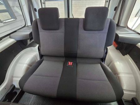 2016-Volkswagen-Caddy-Maxi-CrewBus-20-TDI_15