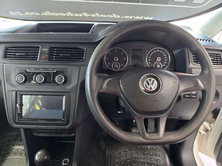 2016-Volkswagen-Caddy-Maxi-CrewBus-20-TDI_16