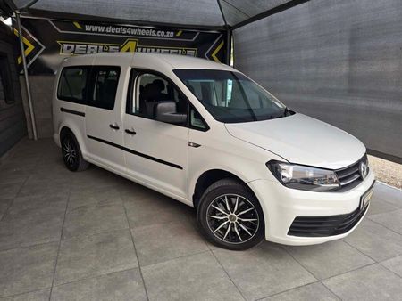 2016-Volkswagen-Caddy-Maxi-CrewBus-20-TDI_1