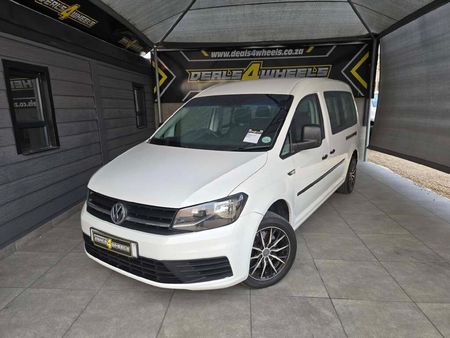 2016-Volkswagen-Caddy-Maxi-CrewBus-20-TDI_2