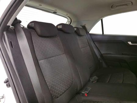 2017-Kia-Rio-12-5-dr_15