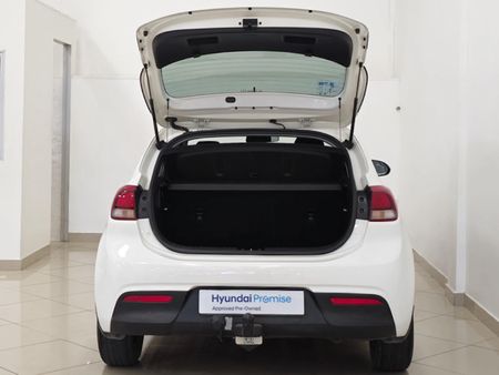 2017-Kia-Rio-12-5-dr_19