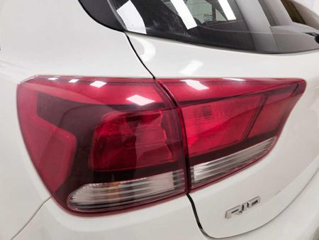 2017-Kia-Rio-12-5-dr_26