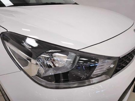 2017-Kia-Rio-12-5-dr_27