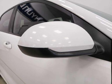 2017-Kia-Rio-12-5-dr_28