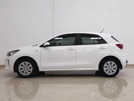 2017-Kia-Rio-12-5-dr_3