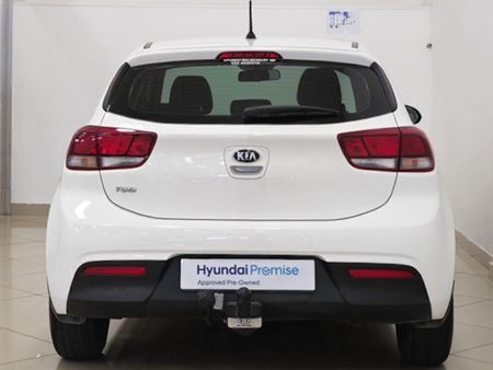 2017-Kia-Rio-12-5-dr_4