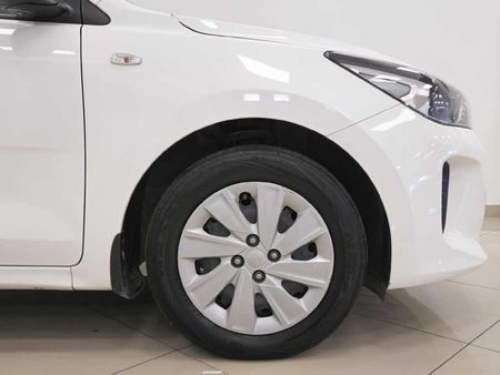 2017-Kia-Rio-12-5-dr_6