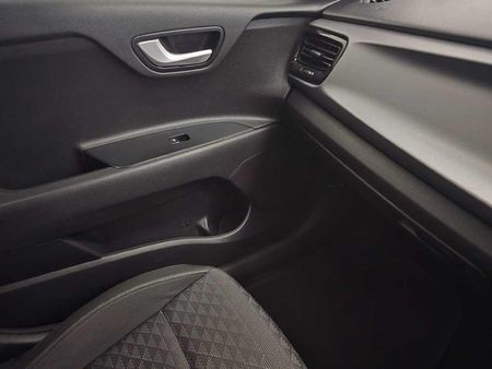 2017-Kia-Rio-12-5-dr_8