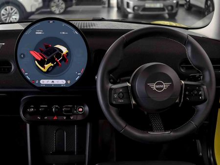 2025-MINI-Hatch-Cooper-Auto_9