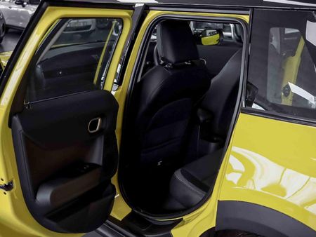 2025-MINI-Hatch-Cooper-Auto_13