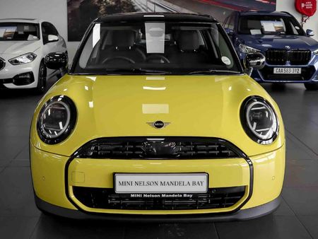 2025-MINI-Hatch-Cooper-Auto_2