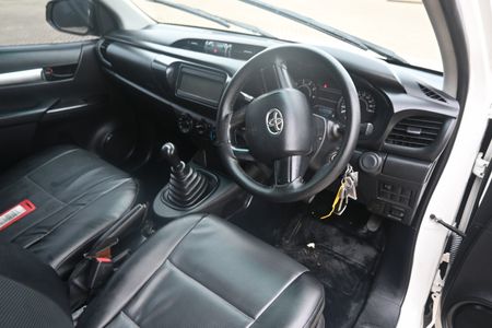 2019-Toyota-Hilux-24-GD-Single-Cab_3
