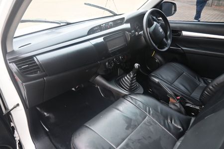 2019-Toyota-Hilux-24-GD-Single-Cab_6