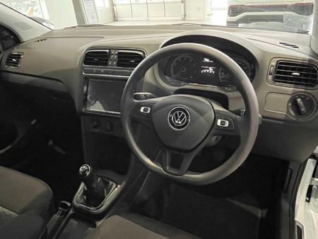 2026-Volkswagen-Polo-Vivo-14-Life_4