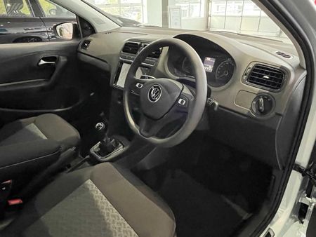 2026-Volkswagen-Polo-Vivo-14-Life_6