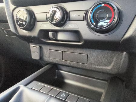 2026-Isuzu-D-Max-19-DDI-HR-L-Double-Cab_17