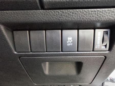 2026-Isuzu-D-Max-19-DDI-HR-L-Double-Cab_18