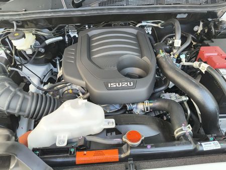 2026-Isuzu-D-Max-19-DDI-HR-L-Double-Cab_8