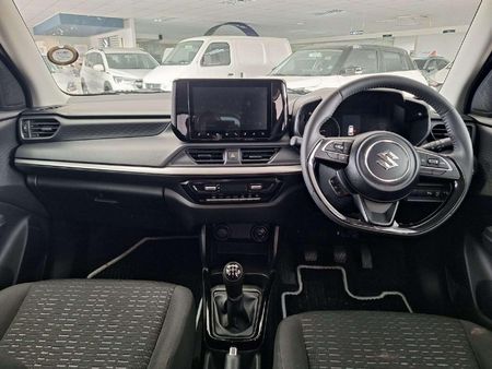 2024-Suzuki-Swift-12-GLX_9