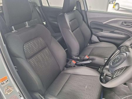 2024-Suzuki-Swift-12-GLX_8