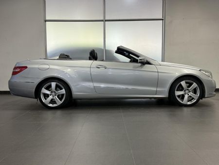 2010-Mercedes-Benz-E-Class-E-500-Cabriolet_9