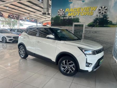 2023-Mahindra-XUV-300-15D-W8_0