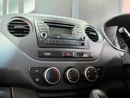 2019-Hyundai-Grand-i10-10-Motion-Auto_12
