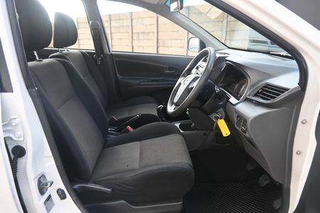 2014-Toyota-Avanza-13-SX_10