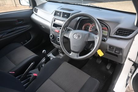 2014-Toyota-Avanza-13-SX_11