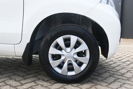 2014-Toyota-Avanza-13-SX_15