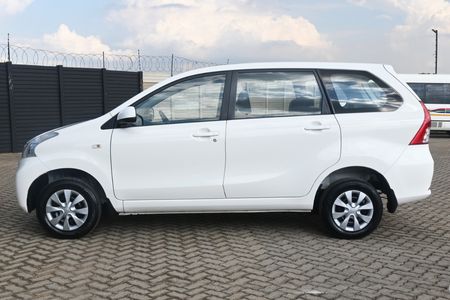 2014-Toyota-Avanza-13-SX_2