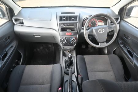 2014-Toyota-Avanza-13-SX_7