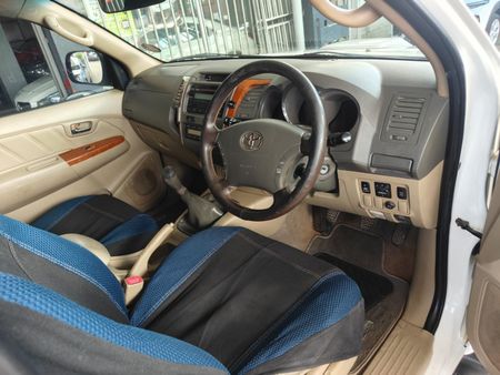 2012-Toyota-Fortuner-30-D-4D-Raised-Body_9