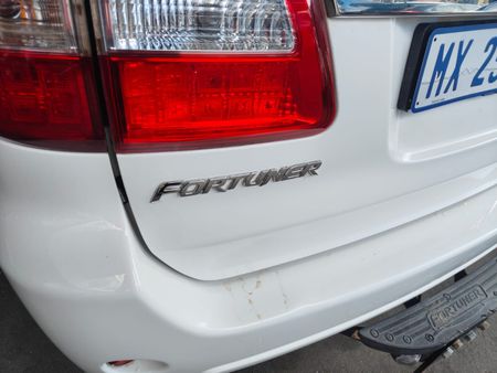 2012-Toyota-Fortuner-30-D-4D-Raised-Body_5