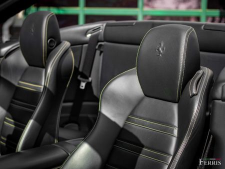 2010-Ferrari-California-22_19