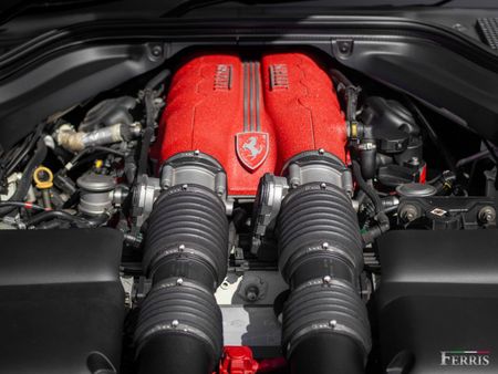 2010-Ferrari-California-22_21