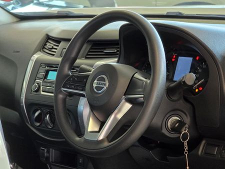 2025-Nissan-Navara-25-DDTi-SE-Single-Cab_10