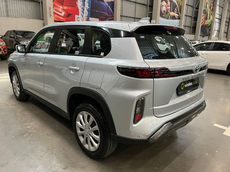 2025-Toyota-Urban-Cruiser-15-XS_4