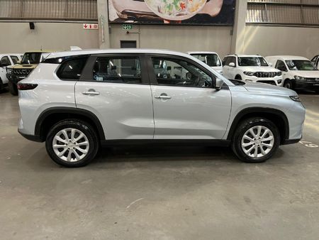 2025-Toyota-Urban-Cruiser-15-XS_7