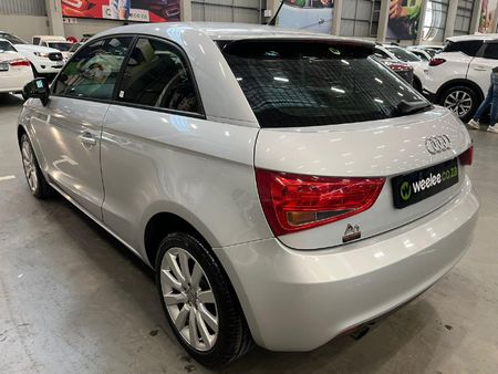 2011-Audi-A1-12-TFSI-3-dr-Attraction_4